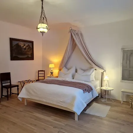 Arkadenschloessl Holiday home *